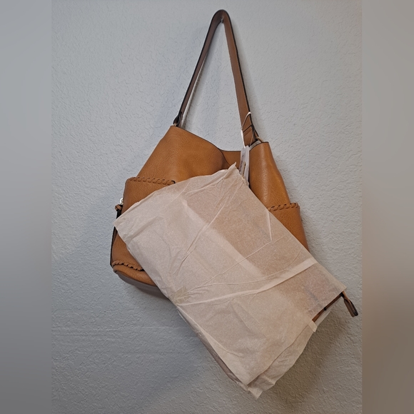 Park Avenue Vegan Leather 2 piece - Picture 4 of 7